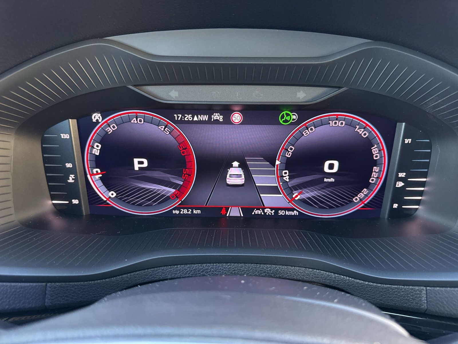 Skoda Karoq Sportline 4x4TDI AHK LED Matrix Gar. 360 G