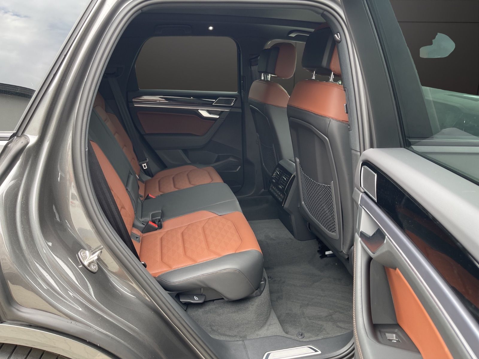 Volkswagen Touareg 3.0 TDI 4-Mot R-Line Final Edition*VOLL*