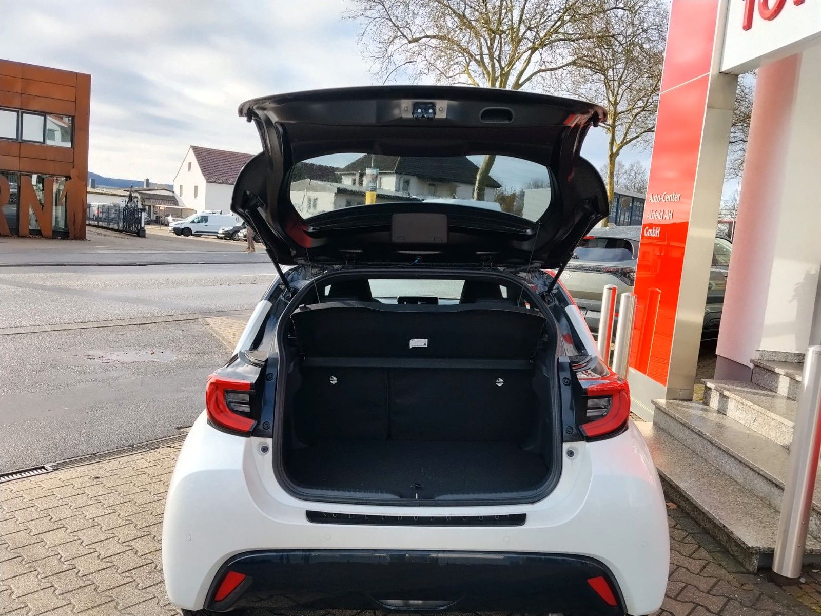 Toyota Yaris Hybrid Style Plus