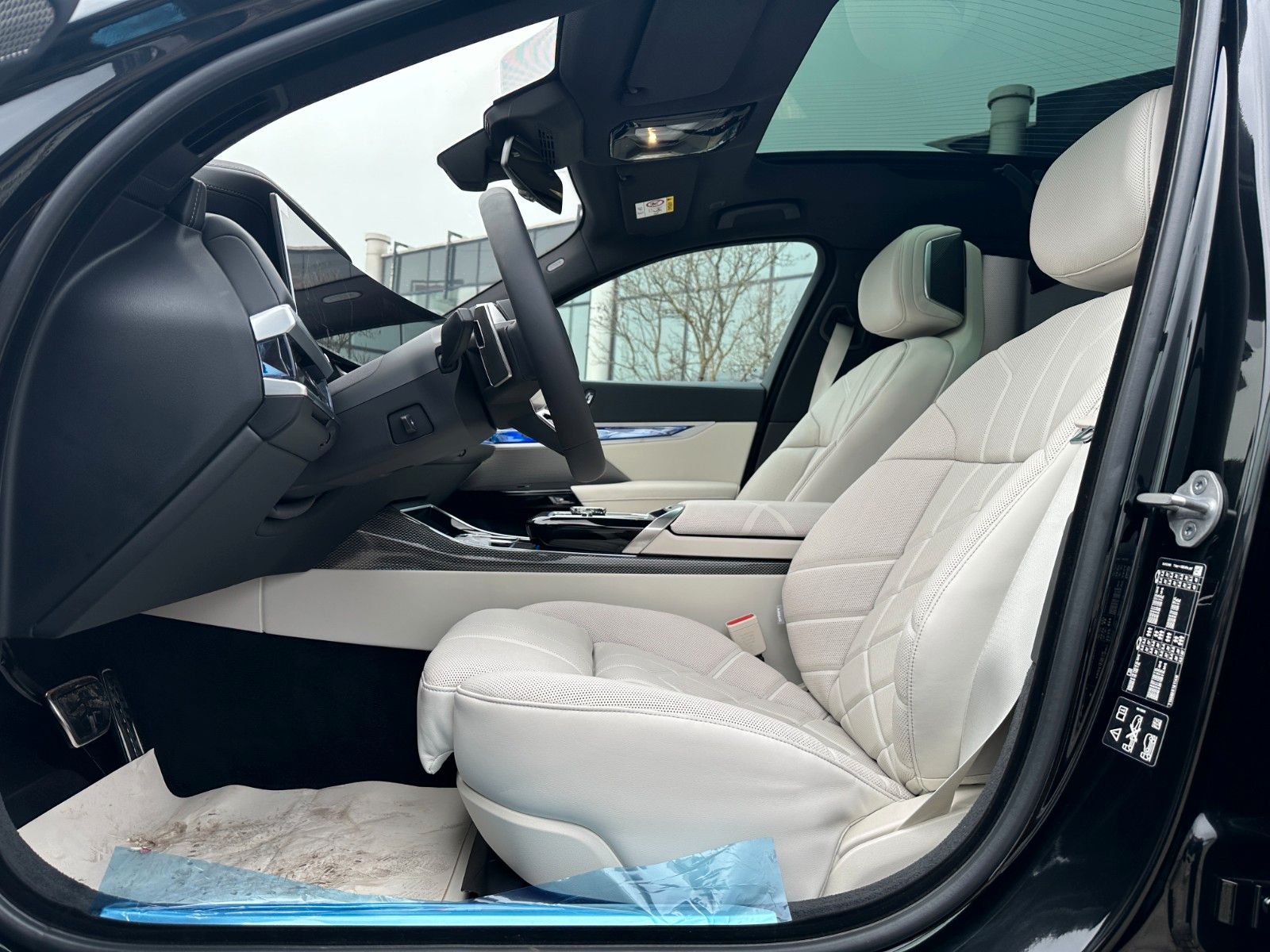 BMW 740d xDrive M Sport TV,Aut.Tür,SkyL,B&W,Luft