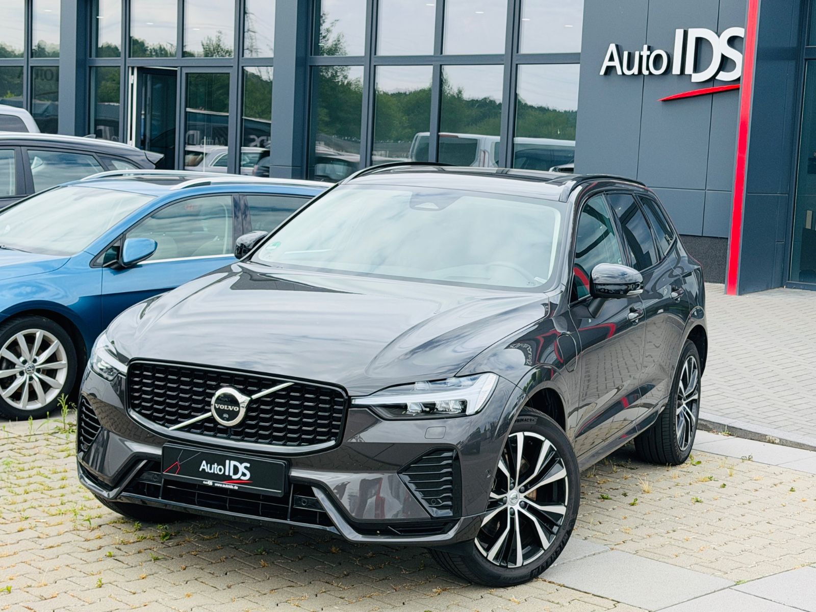Volvo XC60 T8 Ultimate Dark Recharge HEICO V-Max offen