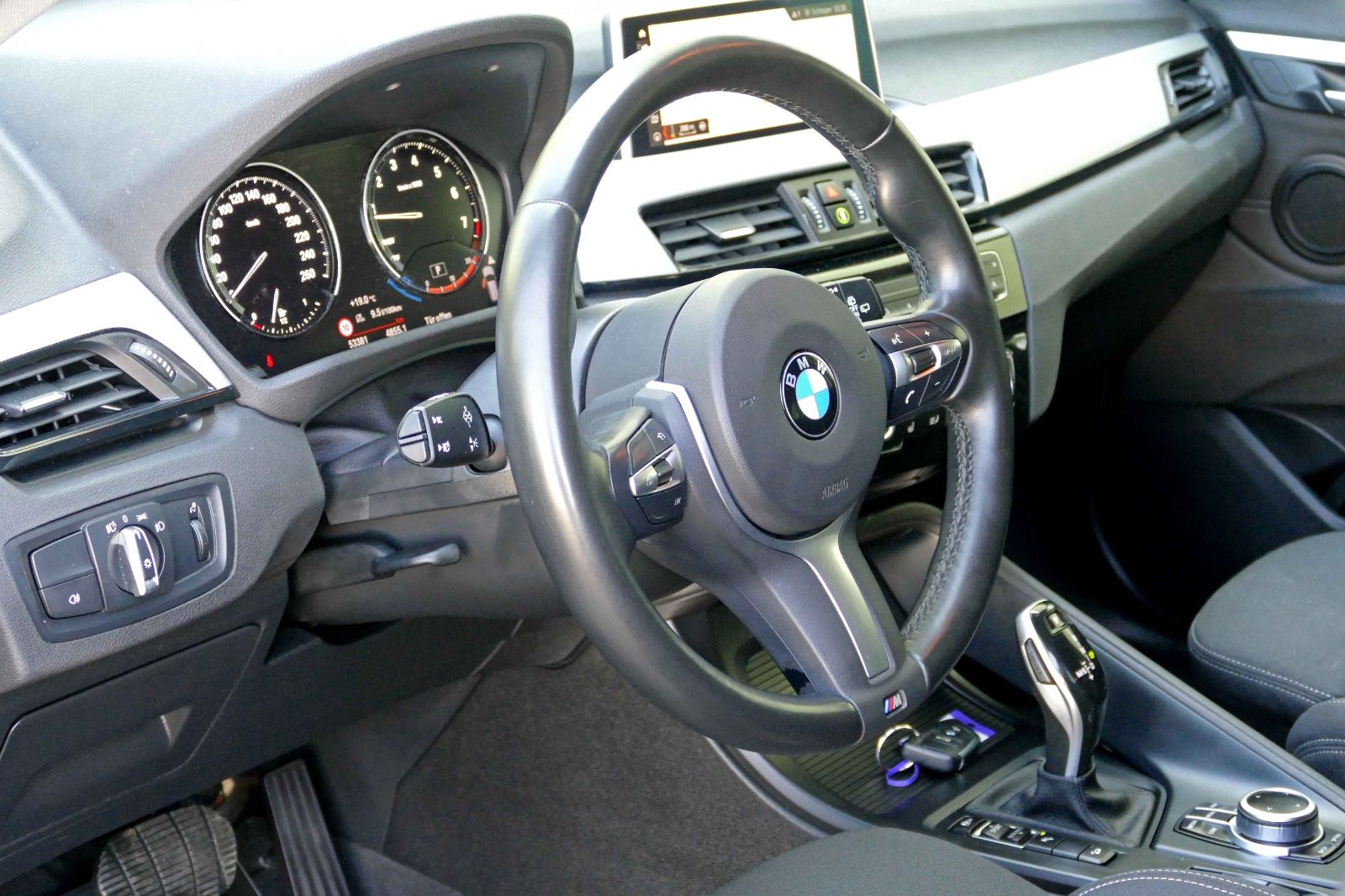 BMW X1 xDrive 20i Advantage - Samsaru's Car Outlet