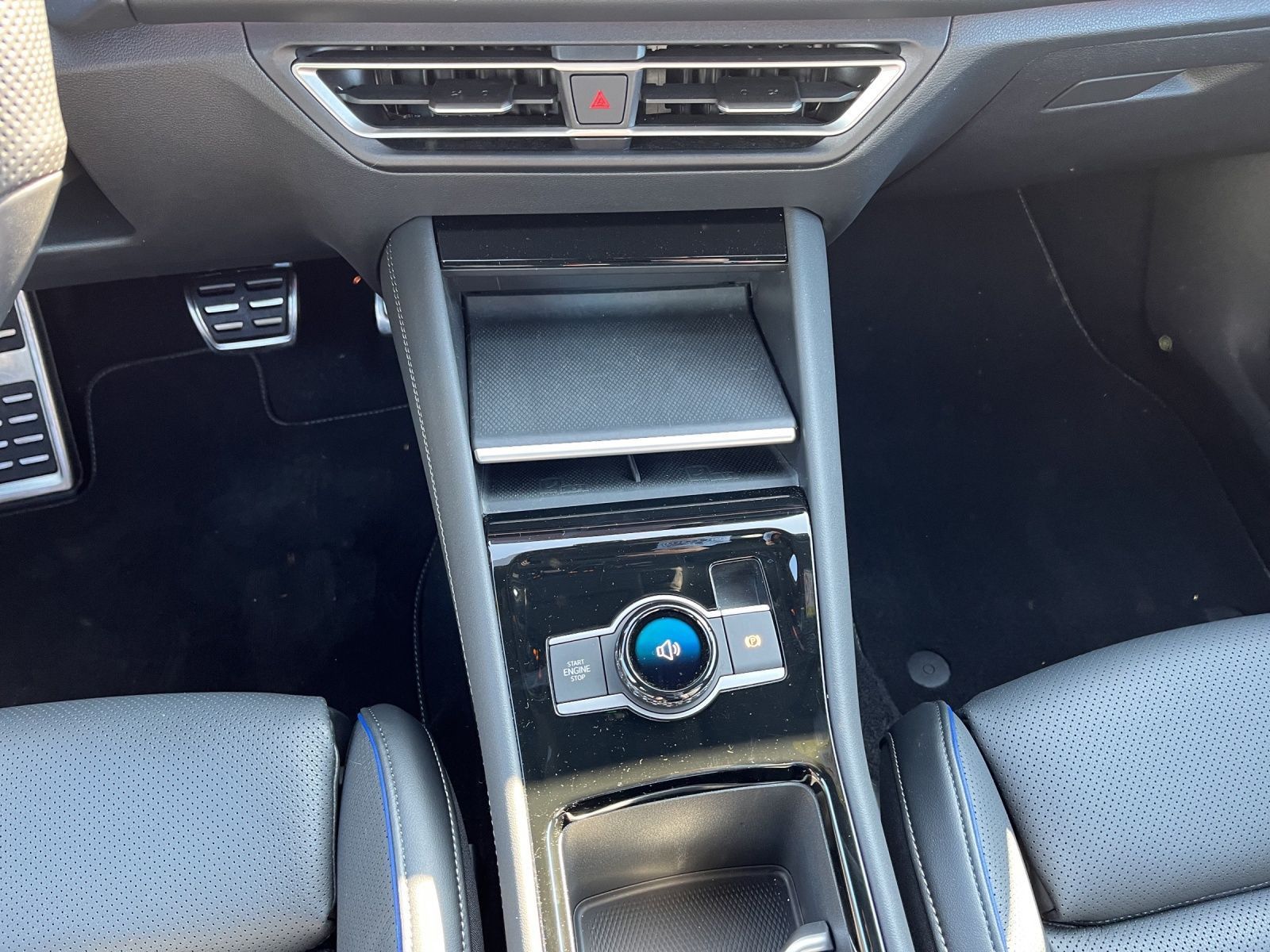 Volkswagen Tiguan 1.5 eHybrid DSG R-Line AHK+Pano+HuD+Leder