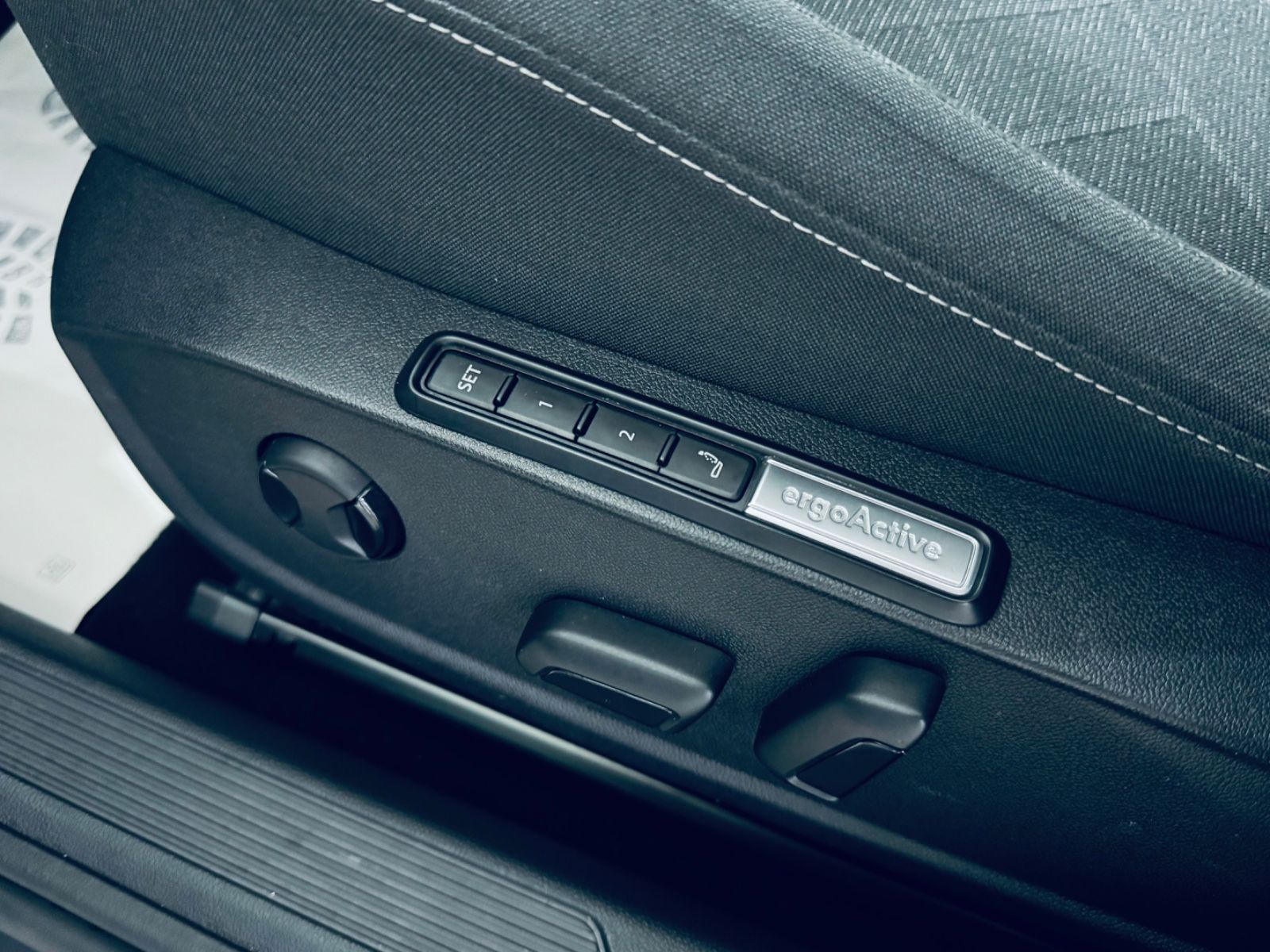 Volkswagen Golf VIII Var Life 1.5 eTSI - Samsaru's Car Outlet