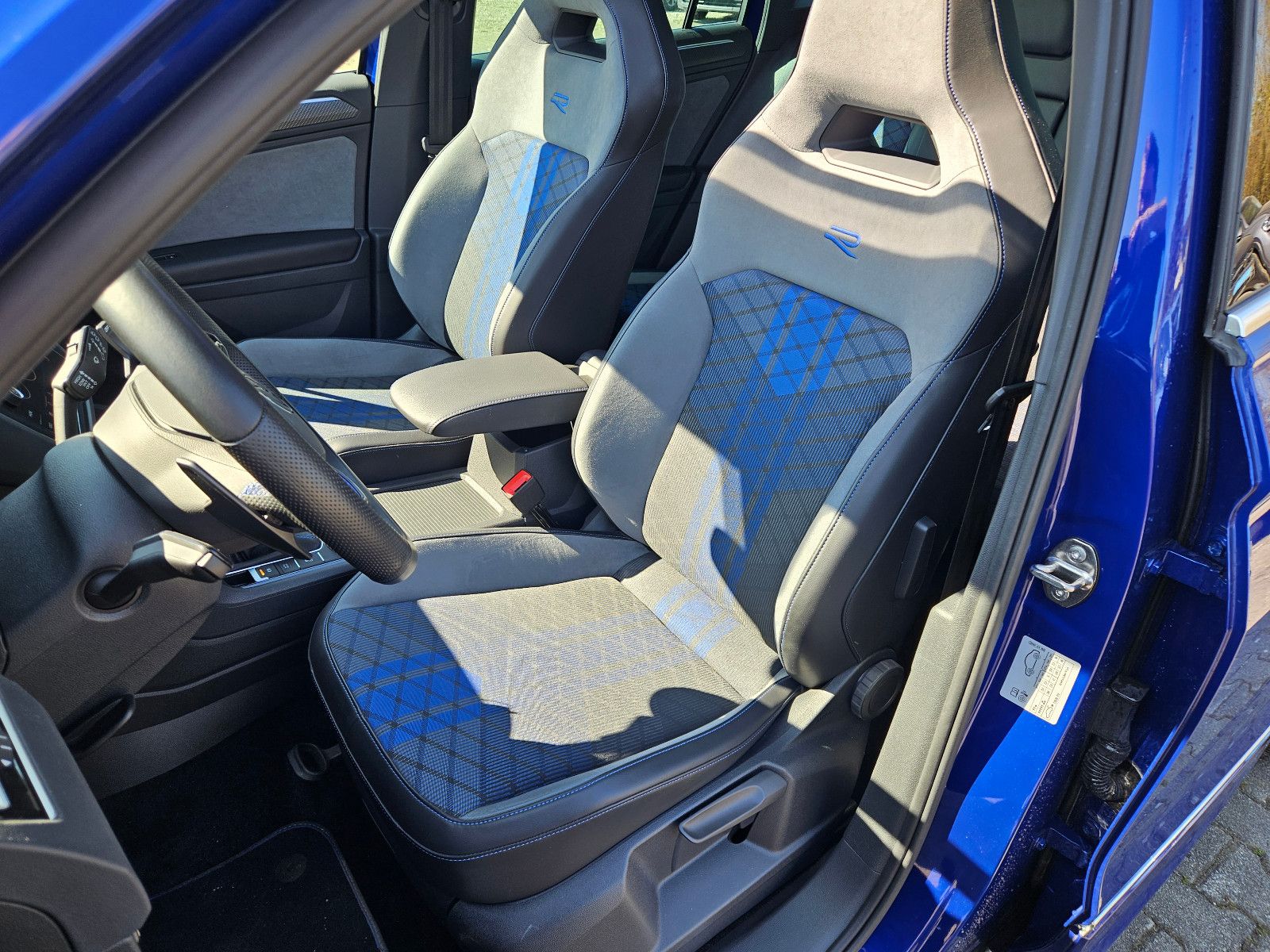 Volkswagen Tiguan R 4Motion - Samsaru's Car Outlet