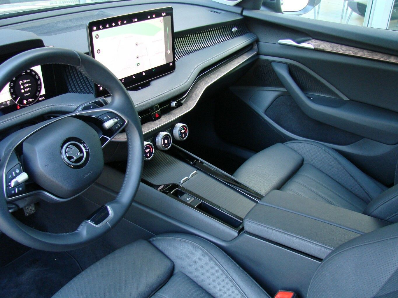 Skoda Superb 2.0TDi L&K 4x4 ACC LED AHK H&K 360º