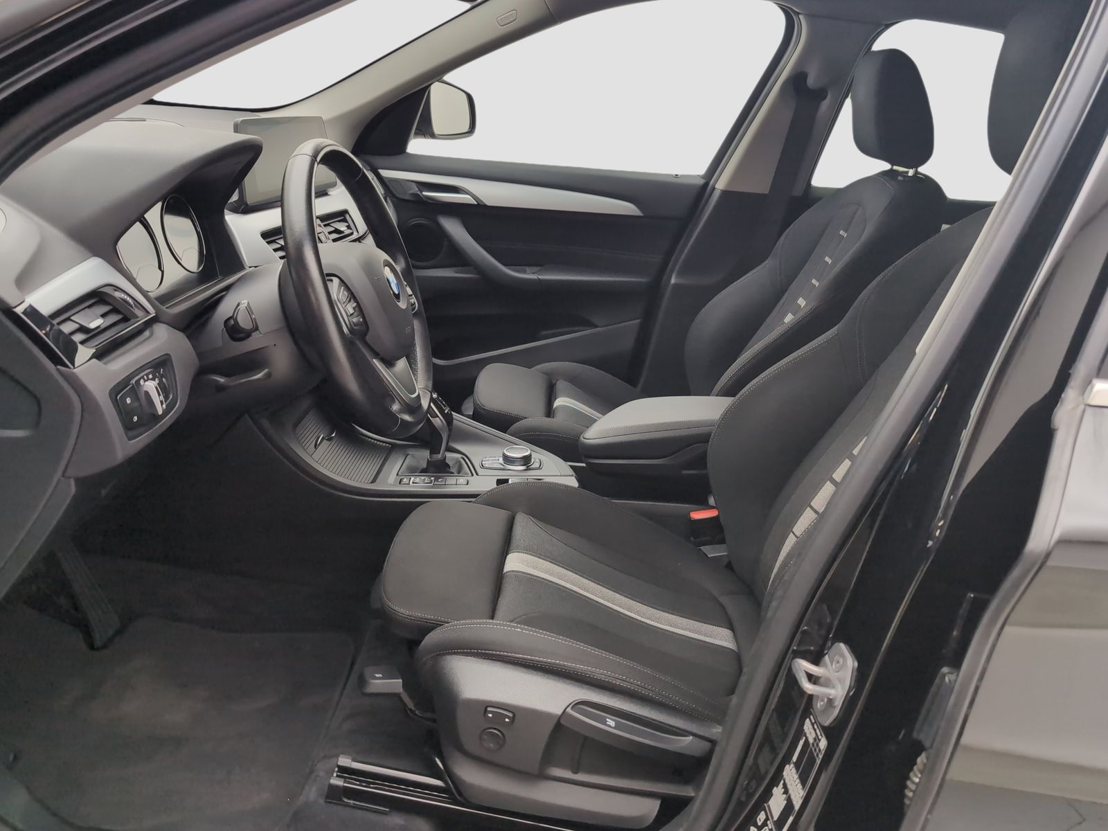 BMW X1 xDrive20d - Samsaru's Car Outlet