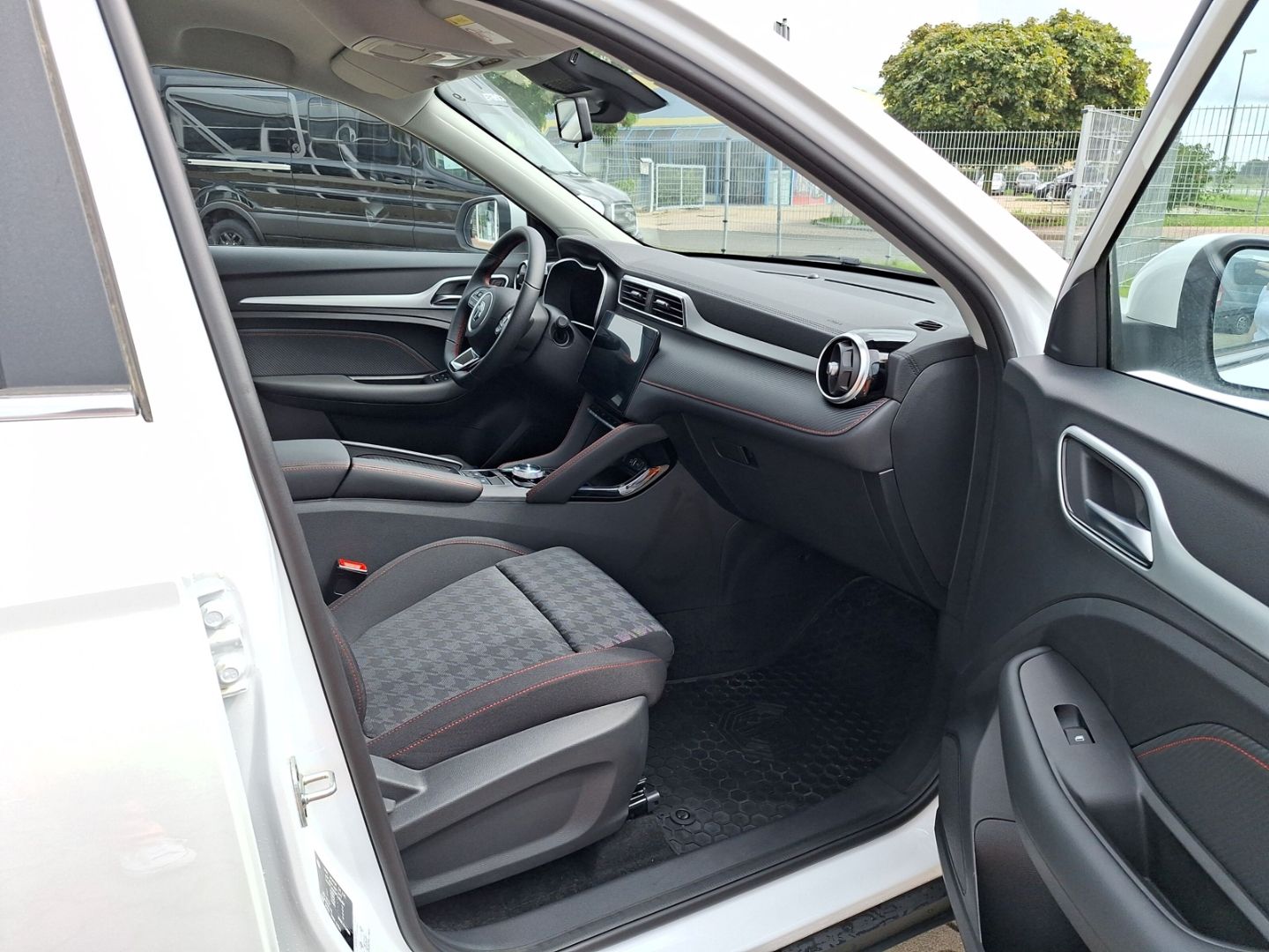 MG ZS EV Elektromotor 130 kW Standard Comfort