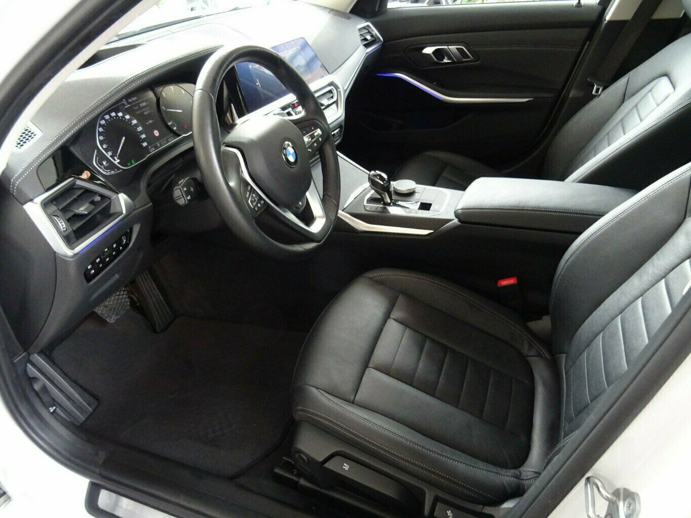 BMW 320D LuxuryLine,xDrive SAG,Leder,AHK,ACC