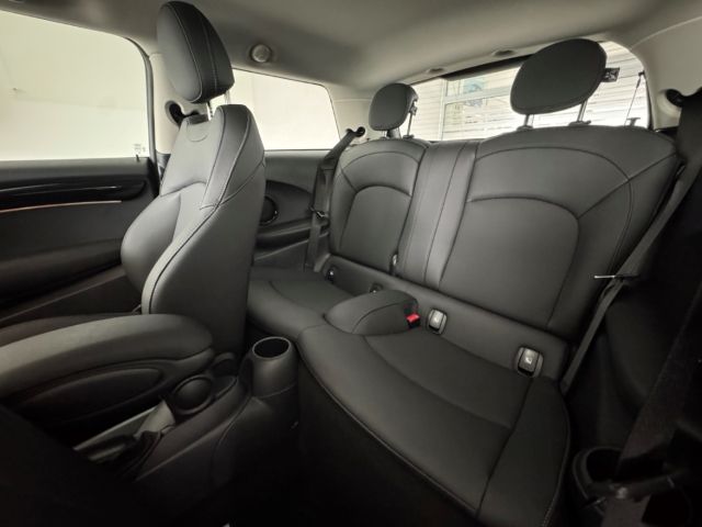 MINI Cooper S - Samsaru's Car Outlet