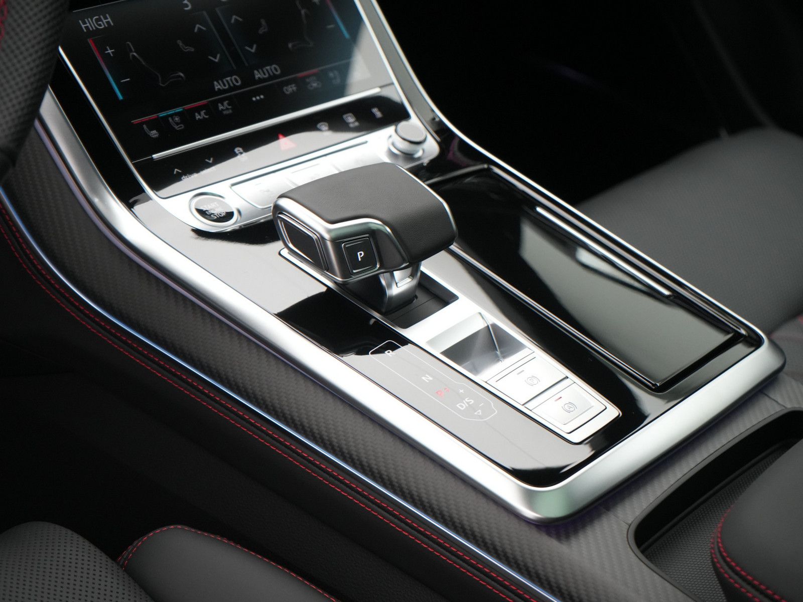 Audi Q8 S line business LASER B&O STANDHZ LEDER-RAUTE