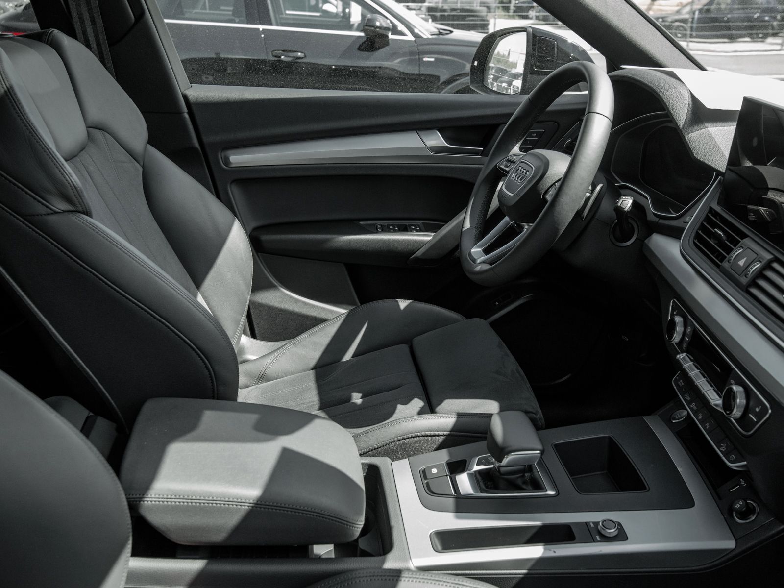 Audi Q5 Sportback 40 TDI quattro S-line - Samsaru's Car Outlet