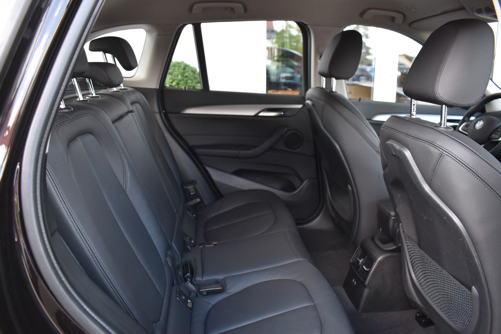 BMW X1 xDrive 25i Aut. Advantage - Samsaru's Car Outlet