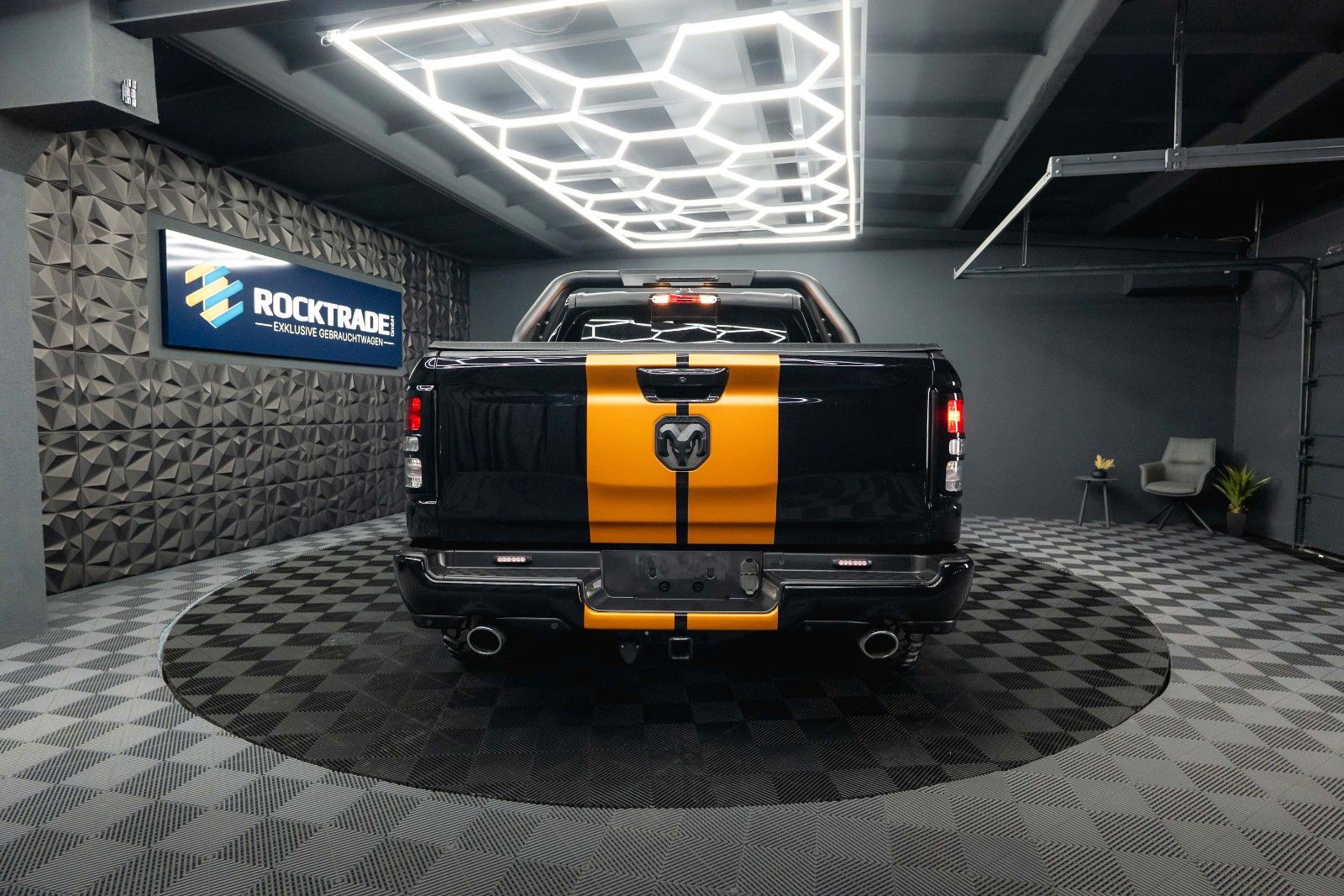 Dodge RAM 5.7 V8 HEMI 4x4 OFFROAD Night-Paket *LED*19%