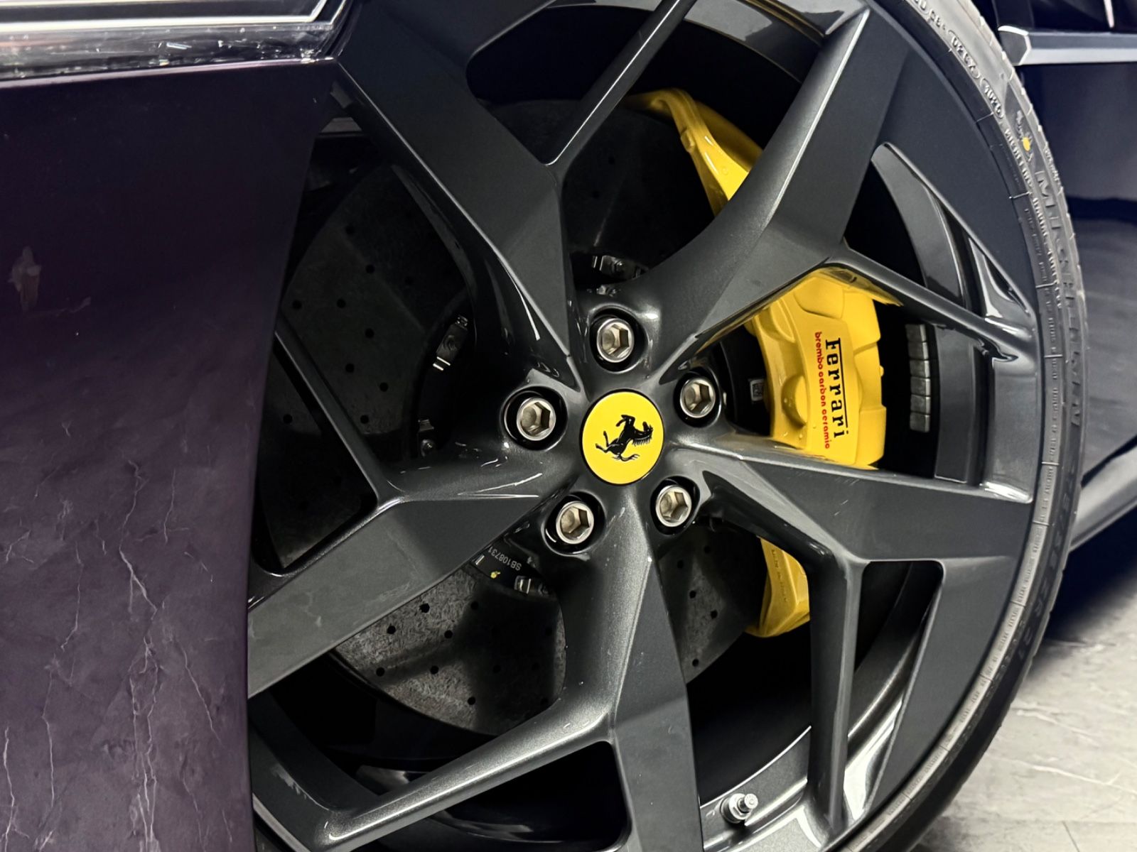 Ferrari 12Cilindri FULLCARBON VIOLA HONGKONG LIFT 360