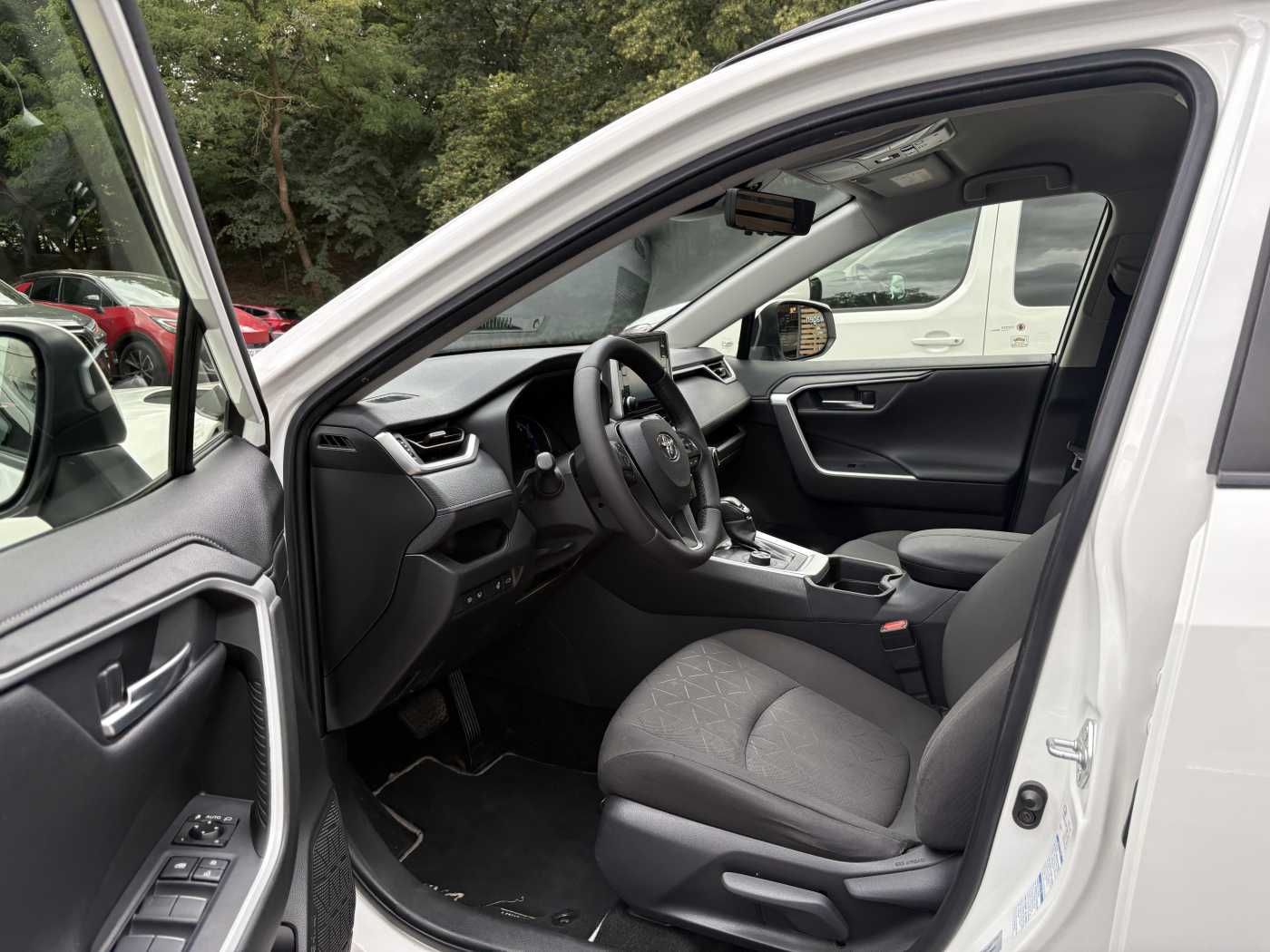 Toyota RAV4 Hybrid - Samsaru's Car Outlet