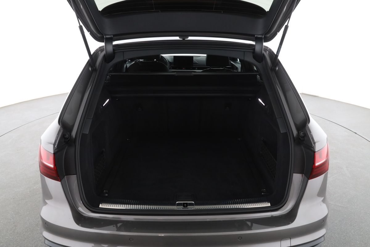 Audi A4 Avant 40 TFSI quattro advanced - Samsaru's Car Outlet