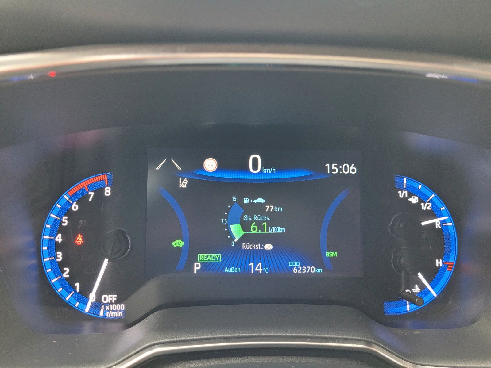 Toyota Corolla Sports Hybrid - Samsaru's Car Outlet