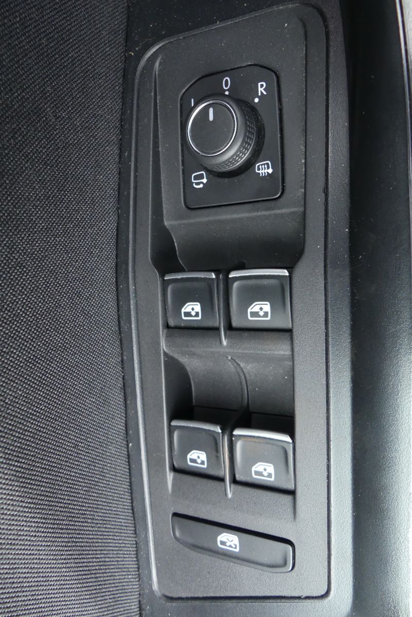 Volkswagen T-Roc Sport 4Motion - Samsaru's Car Outlet