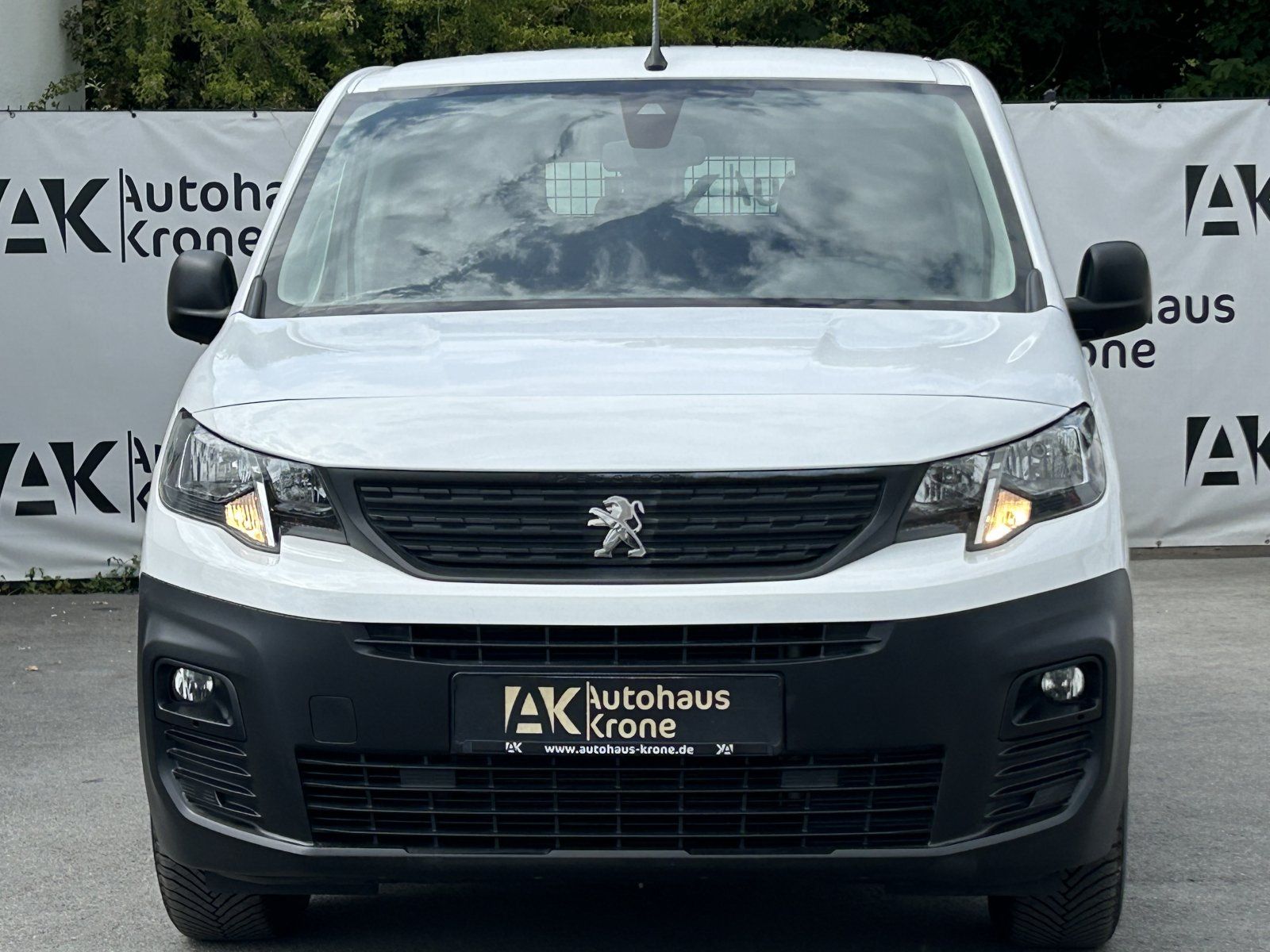Peugeot Partner 1.5 BlueHDi - Samsaru's Car Outlet