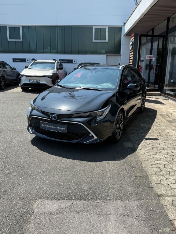 Toyota Corolla 2.0 Hybrid Touring Sports Lounge - Samsaru's Car Outlet