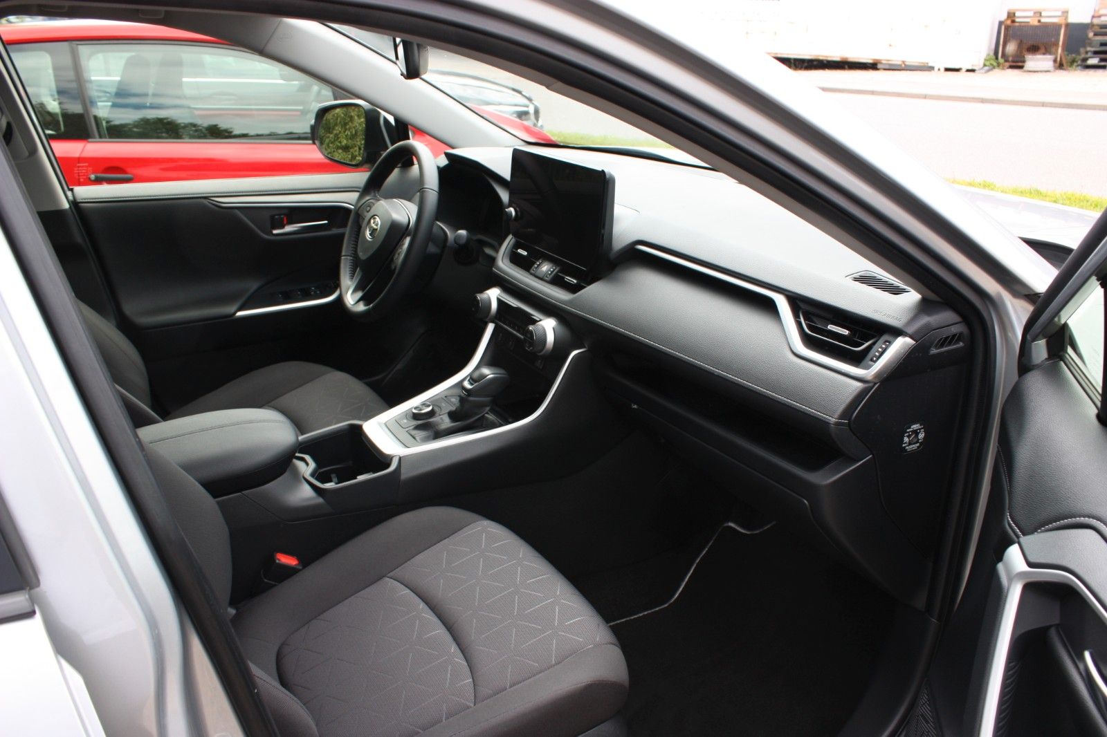 Toyota RAV4 2.5 Hybrid 4x4 - Samsaru's Car Outlet