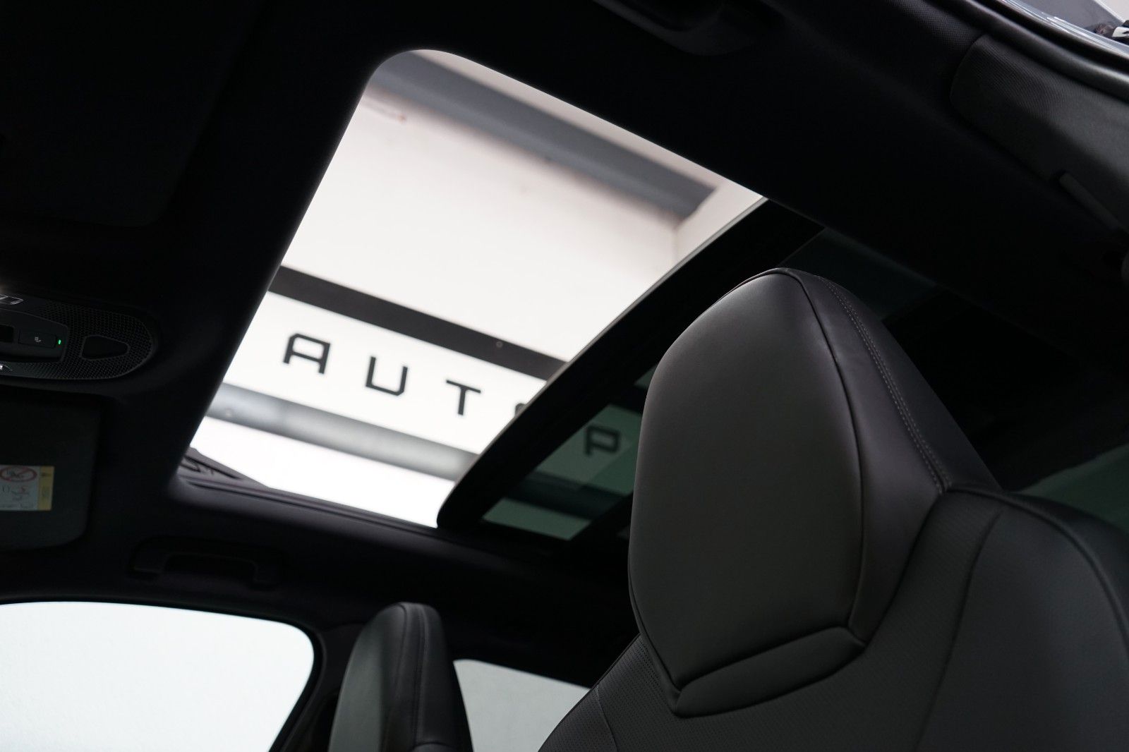 Porsche Cayenne E-Hybrid/PANO/P-Display/HUD/AHK/18W/ACC