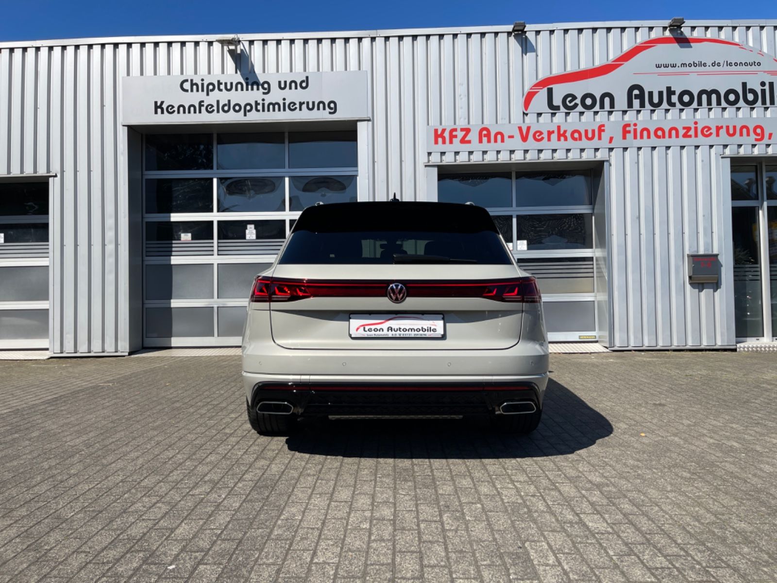 Volkswagen Touareg 3.0TDI R-Line Massage AHK Nachtsicht 360