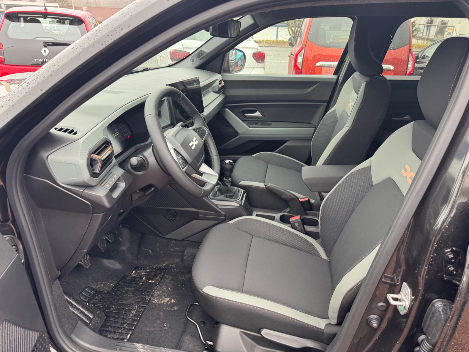 Dacia Neuer Duster Extreme TCE 130 - Samsaru's Car Outlet