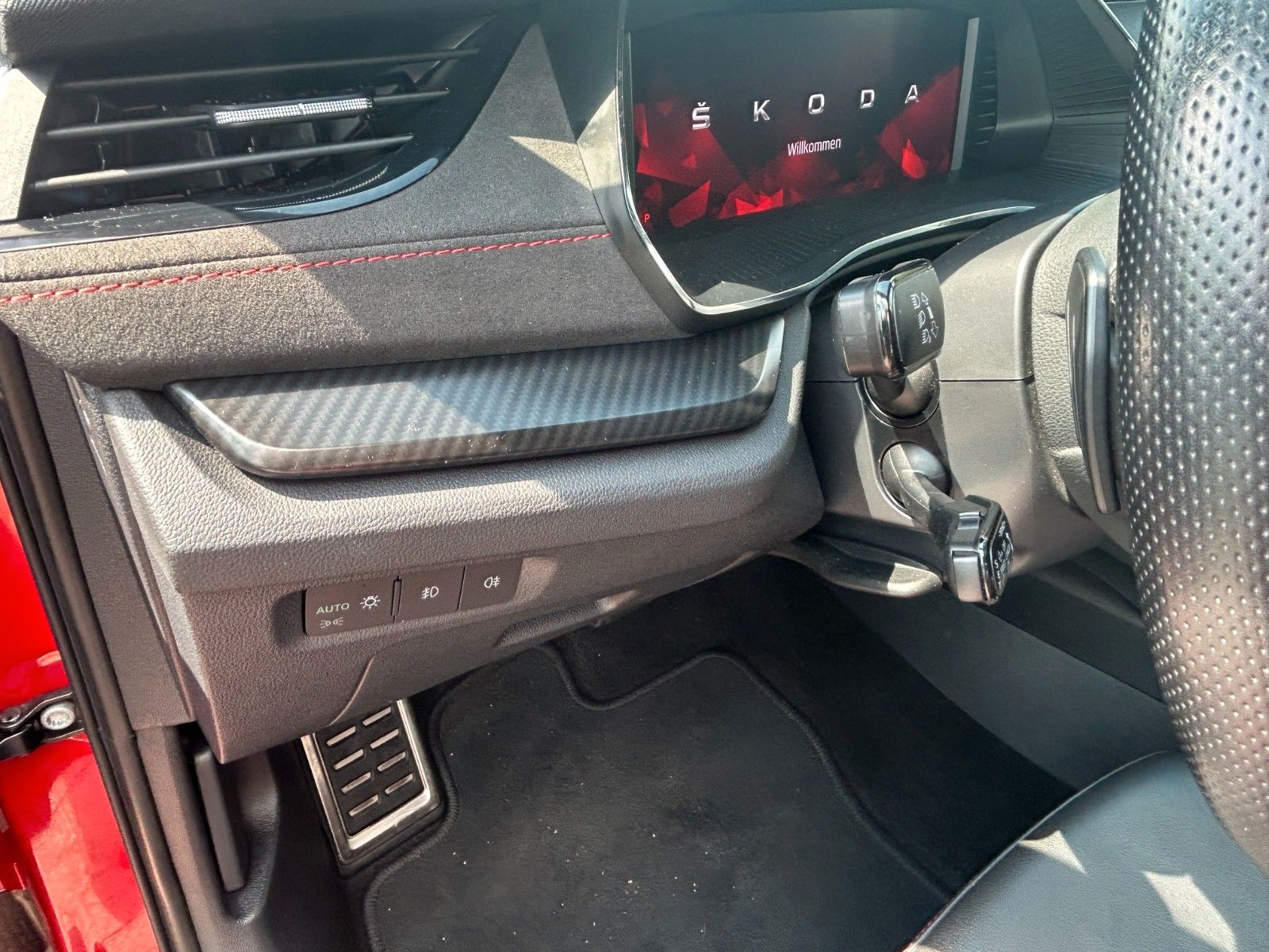 Skoda OCTAVIA Combi RS Plus - Samsaru's Car Outlet