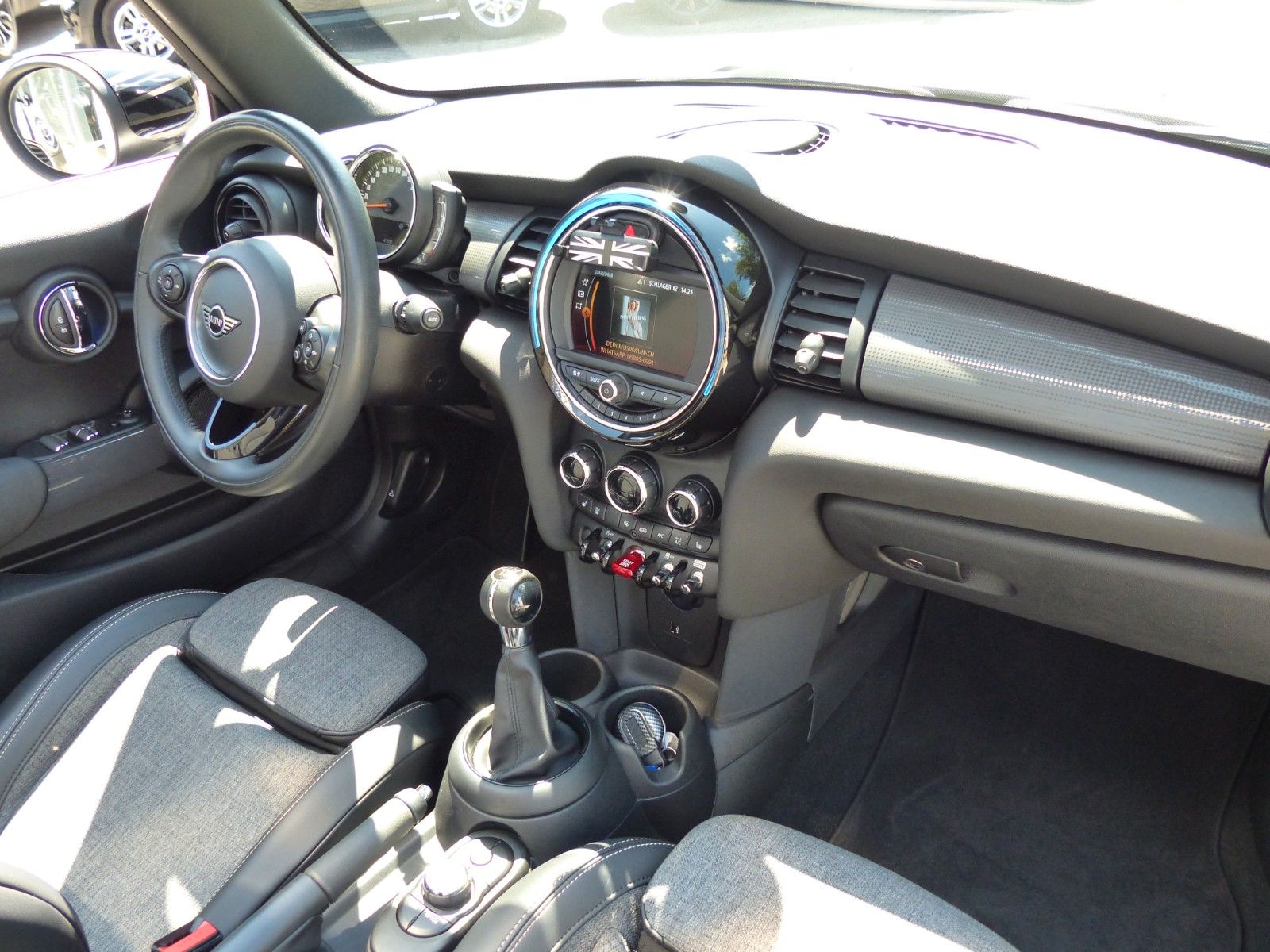 MINI Cooper Cabrio Chili - Samsaru's Car Outlet
