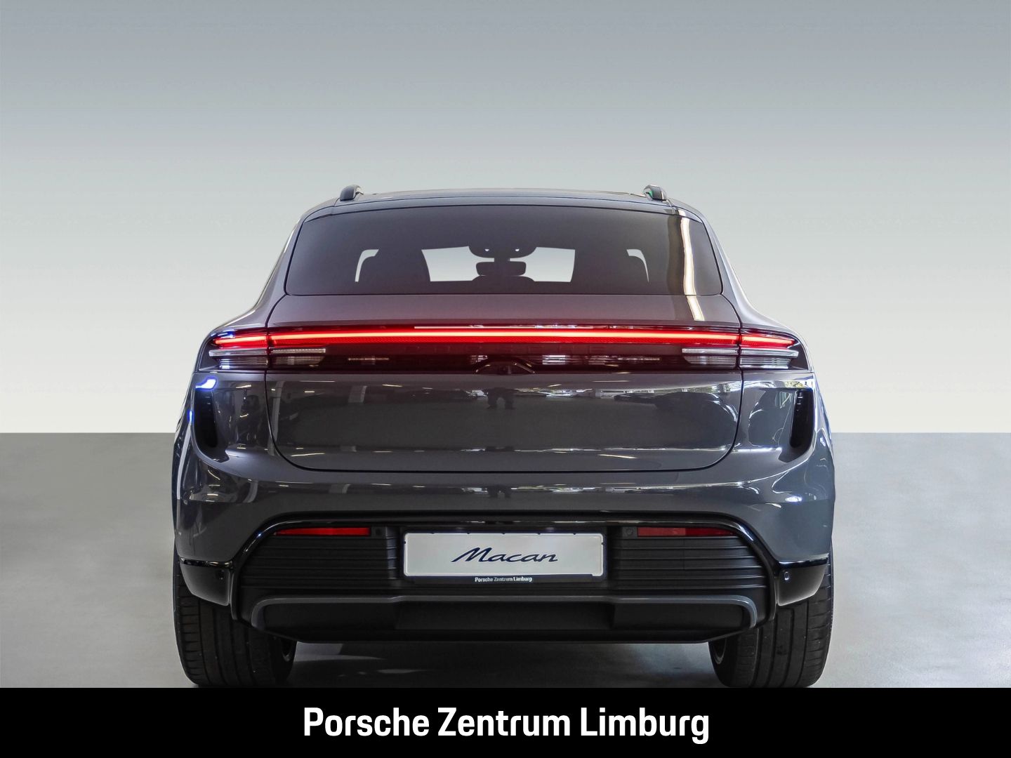 Porsche Macan Turbo BOSE Panoramadach Luftfederung LED