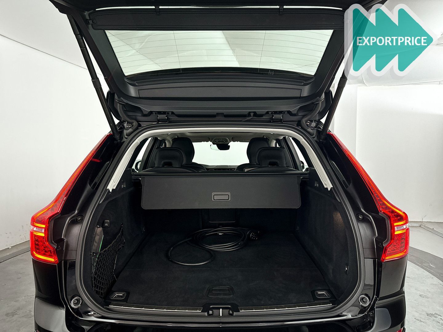 Volvo XC60 T6 Plug-in hybrid AWD Plus Dark | panorama