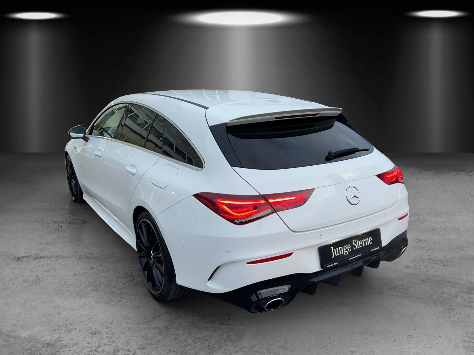 Mercedes-Benz CLA 35 AMG - Samsaru's Car Outlet