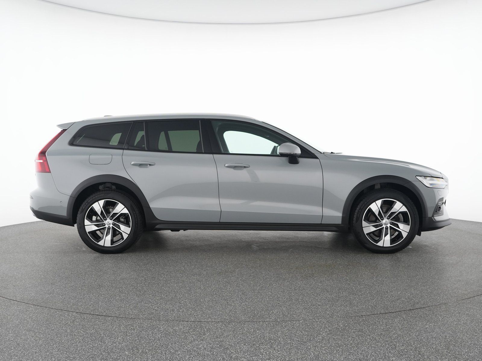 Volvo V60 CC B4 AWD Plus SONDERFINANZIERUNG 1,99%*