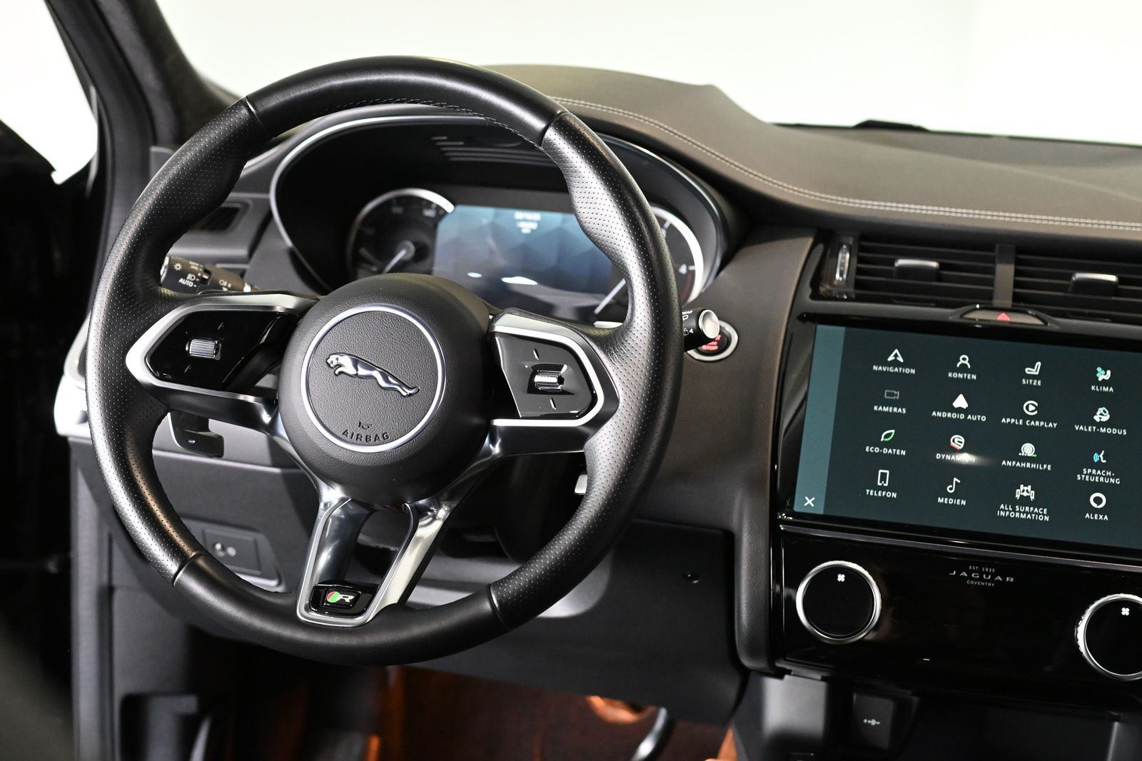 Jaguar E-PACE D163 R-Dynamic SE AWD Leder ACC 19"