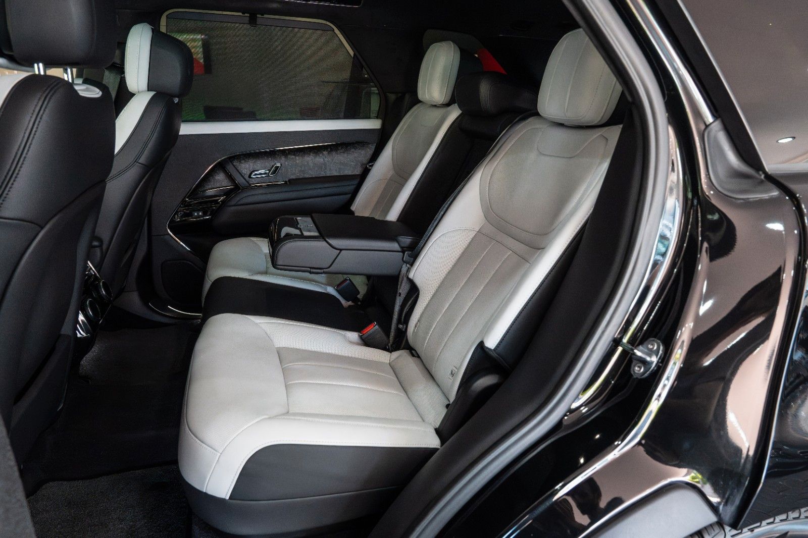 Range Rover Sport First Edition - Samsaru's Car Outlet