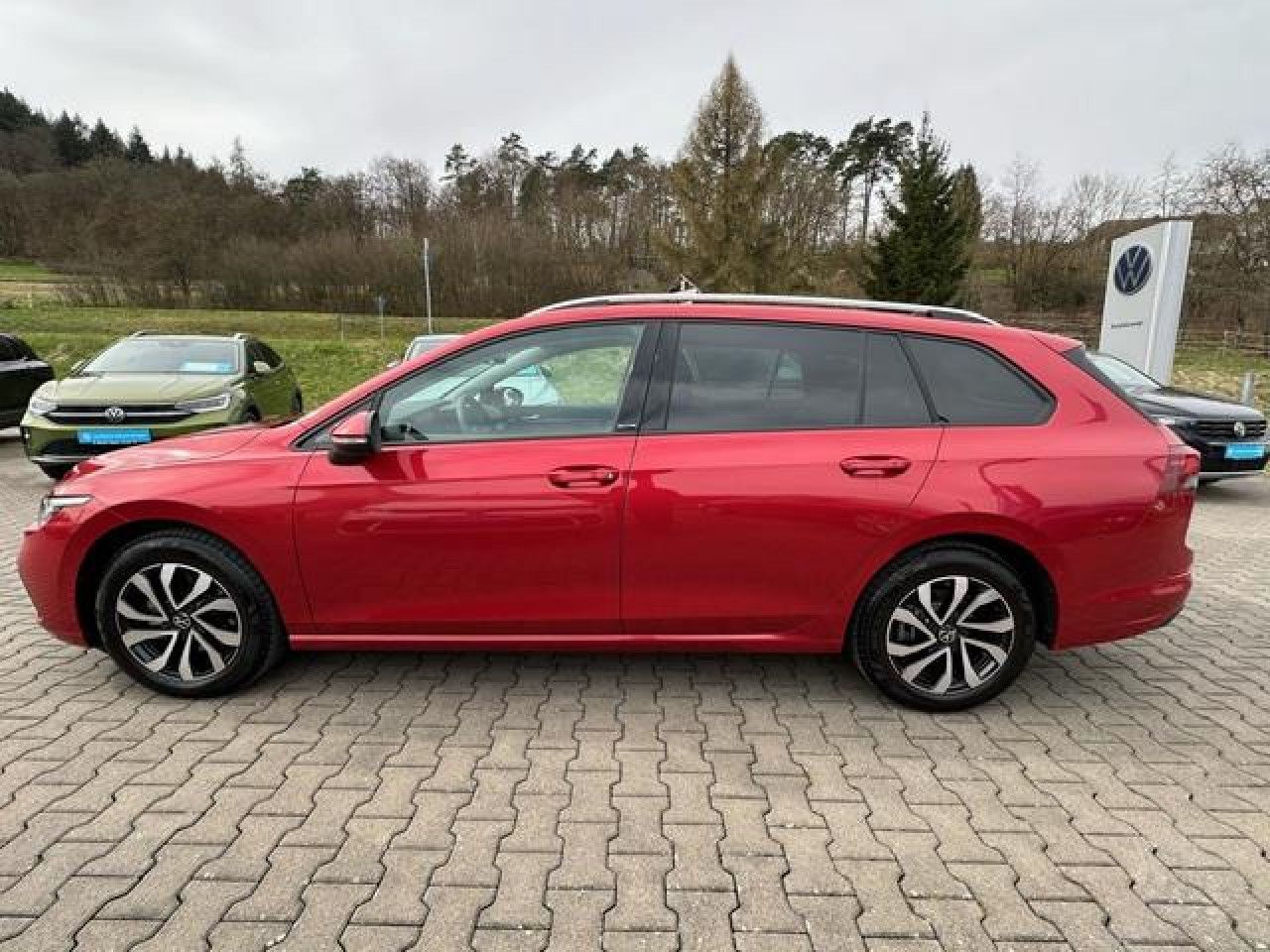 Volkswagen Golf VIII Variant Active 1.5 l eTSI - Samsaru's Car Outlet