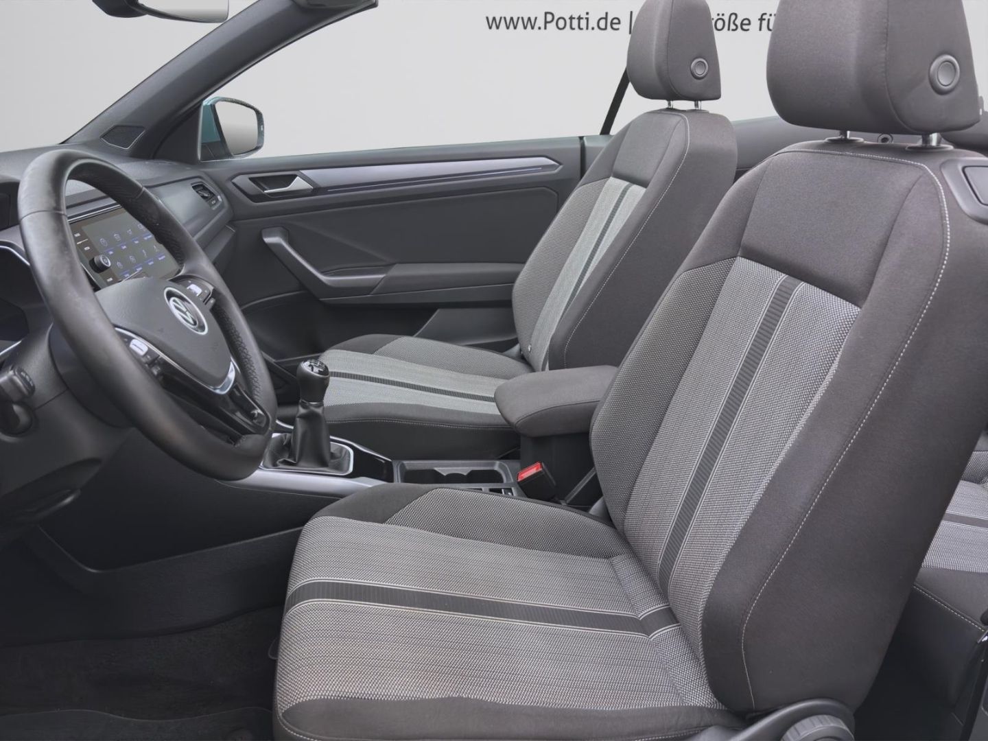 Volkswagen T-Roc Cabrio 1.0 TSI STYLE - Samsaru's Car Outlet