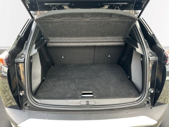 Peugeot 2008 e Allure - Samsaru's Car Outlet
