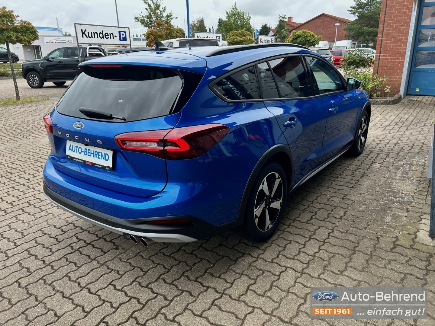 Ford Focus Turnier Active Automatik Ganzjahresreifen