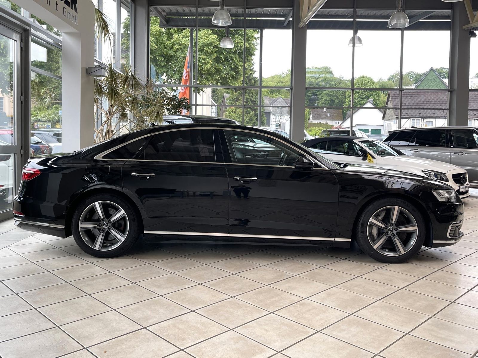 Audi A8 60 TFSI e quattro - Samsaru's Car Outlet