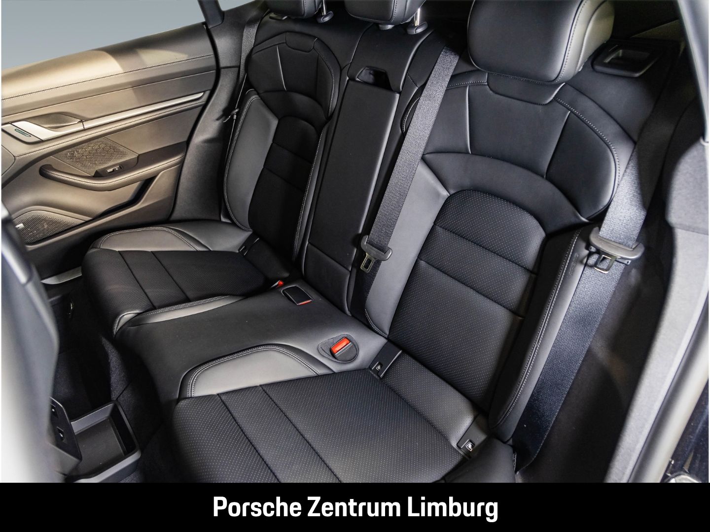 Porsche Taycan 4 Cross Turismo BOSE Hinterachslenkung