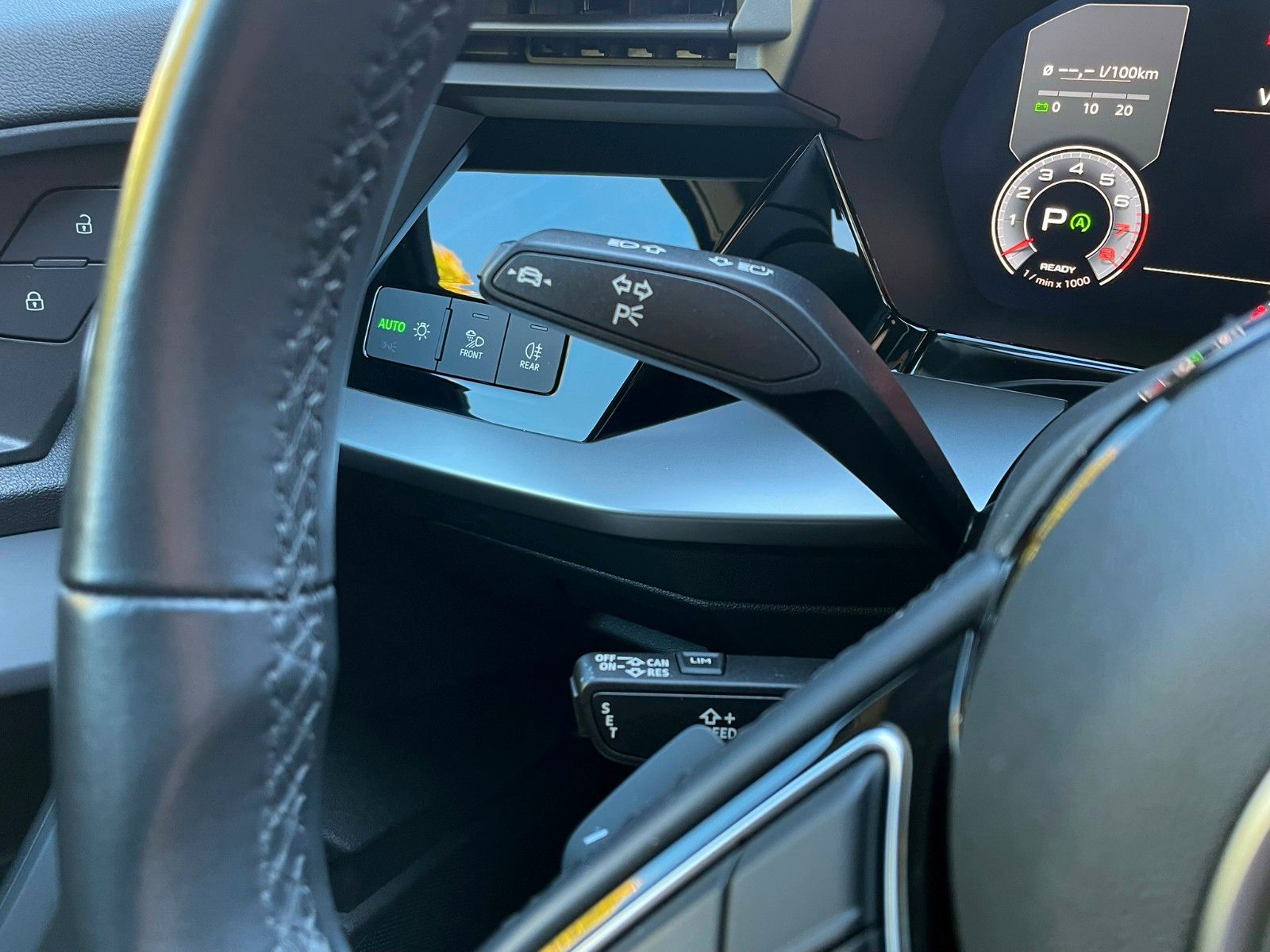 Audi A3 Sportb. 35 TFSI LED Navi Standh.AHK Kam.