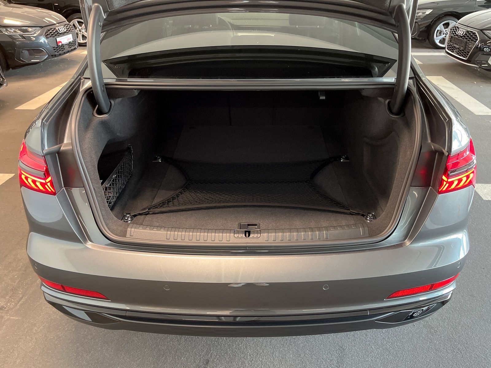 Audi A6 Limousine 40 TDI S tronic S LINE - Samsaru's Car Outlet