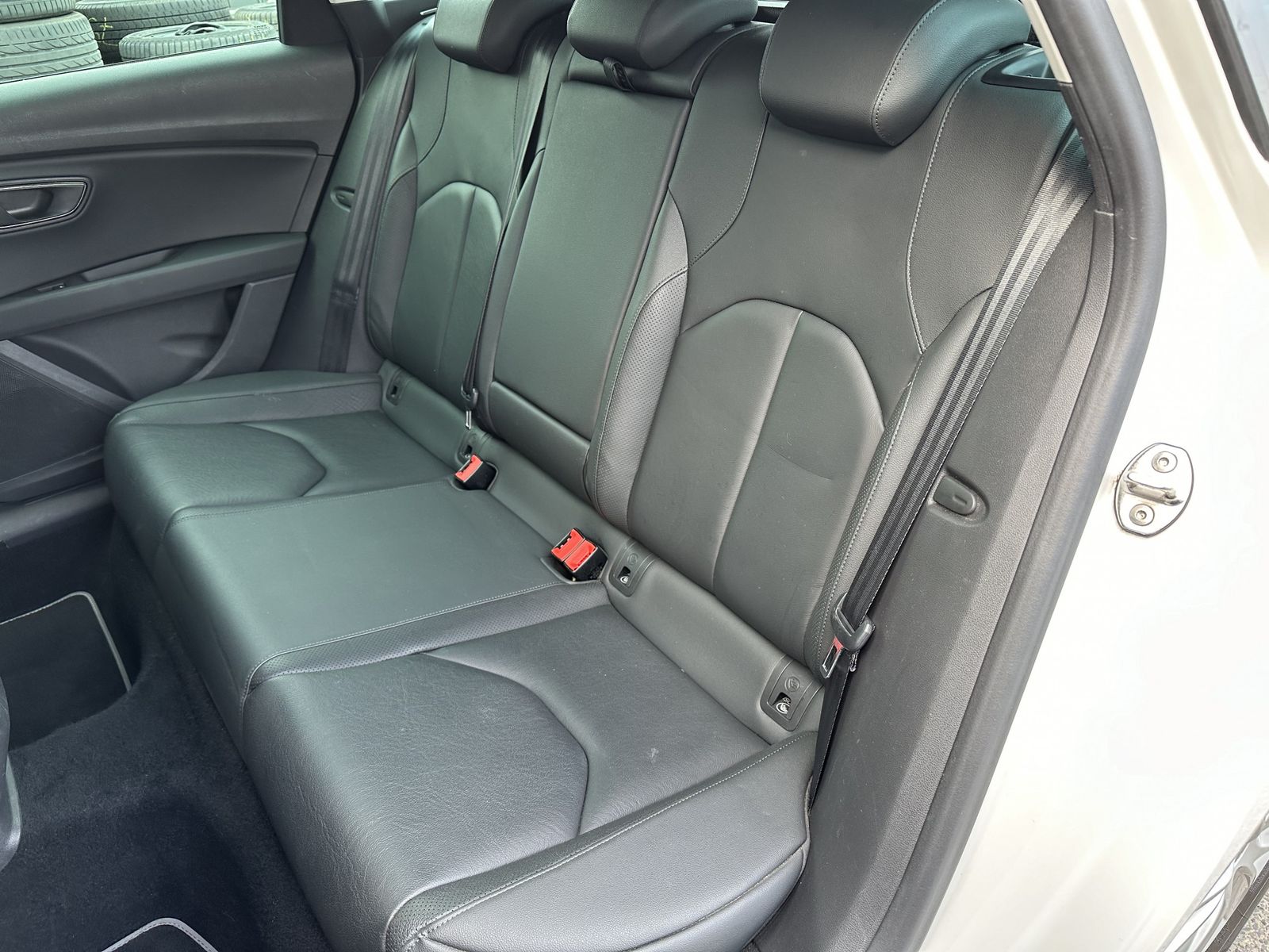 Seat Leon SpB 2.0 TDI DSG Style - Samsaru's Car Outlet