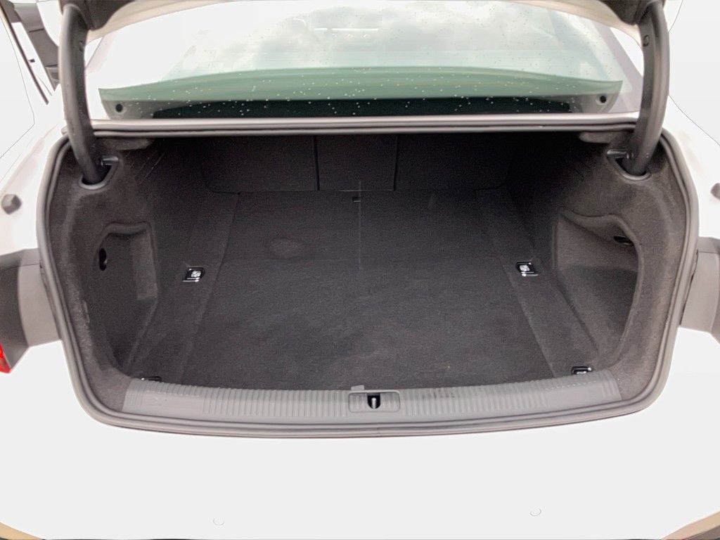 Audi A4 Limousine 35 TDI S tronic S line - Samsaru's Car Outlet