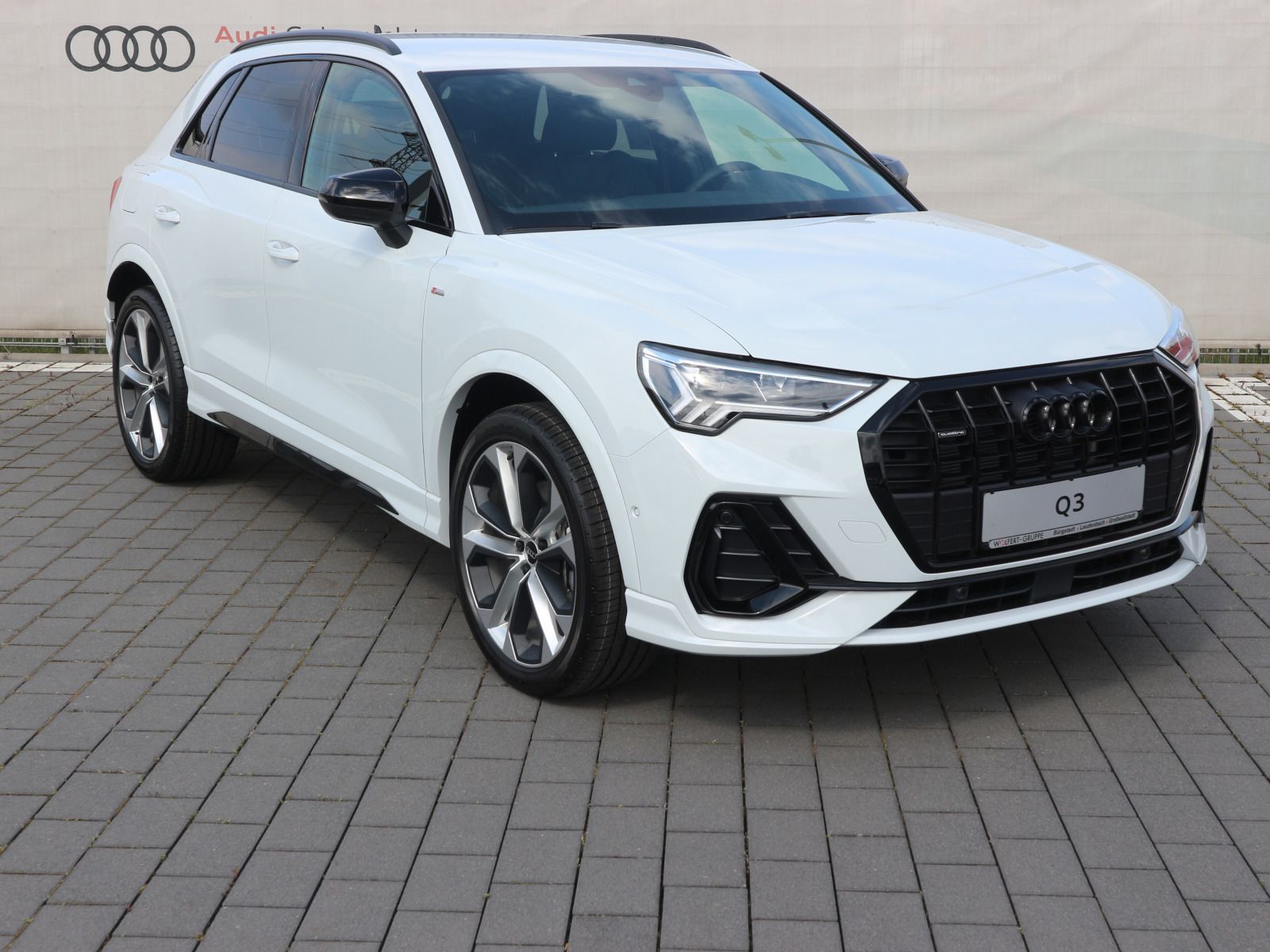 Audi Q3 S line 40 TDI quattro - Samsaru's Car Outlet