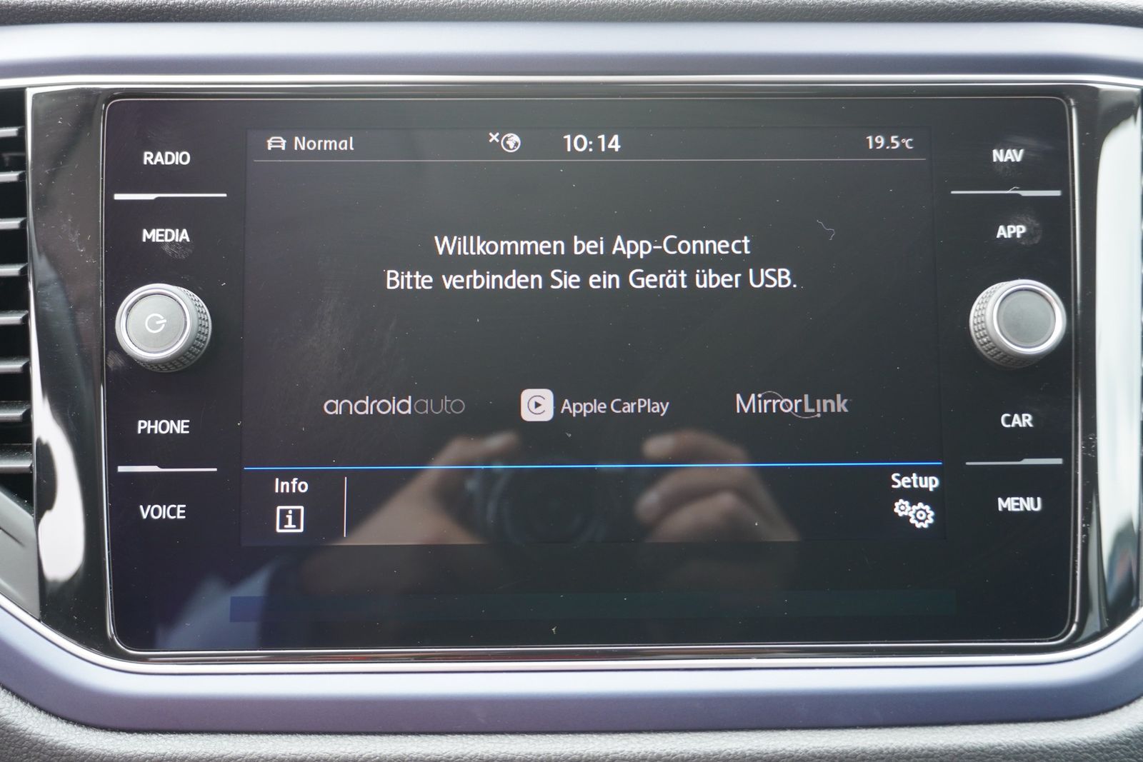 Volkswagen T-Roc 1.5 16V TSI United - Samsaru's Car Outlet