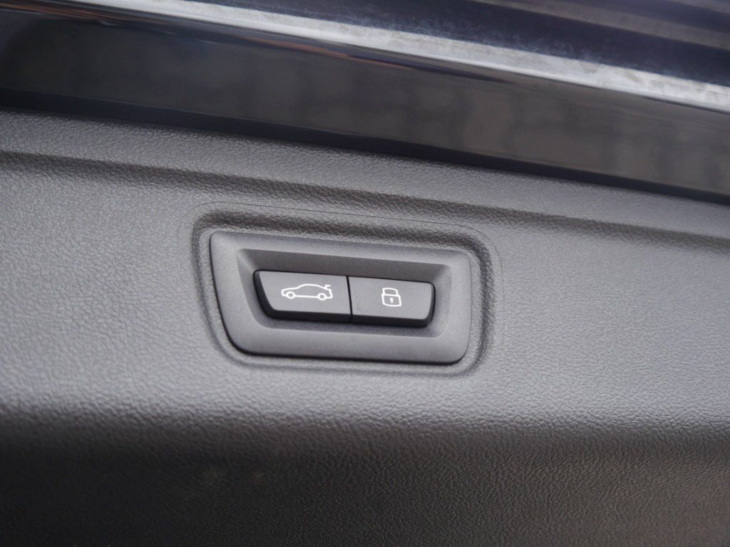 BMW 320i tour. M Sport A. +PANO+AHK+adLED+HIFI+
